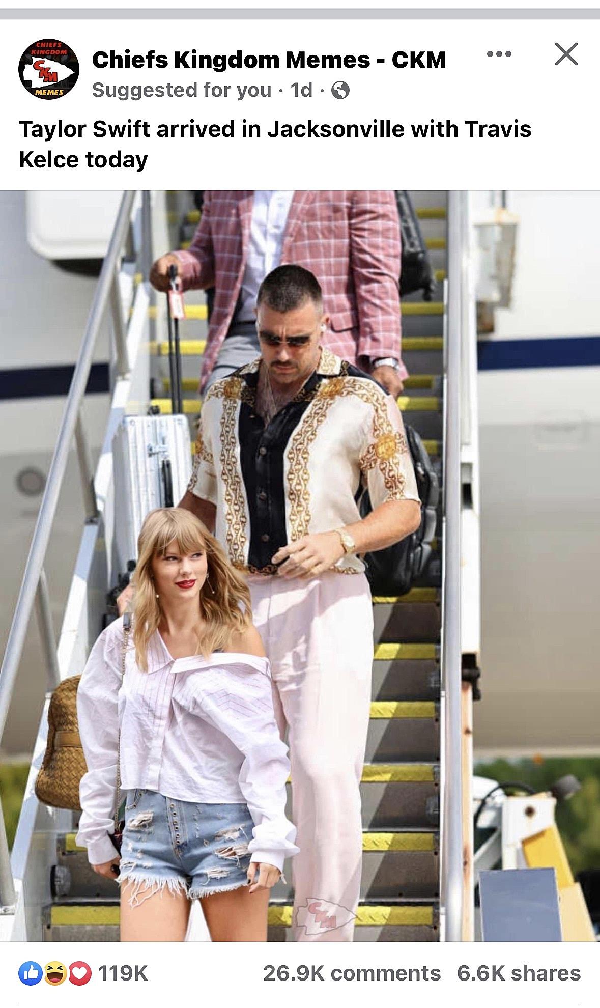 travis kelce taylor swift getting off plane