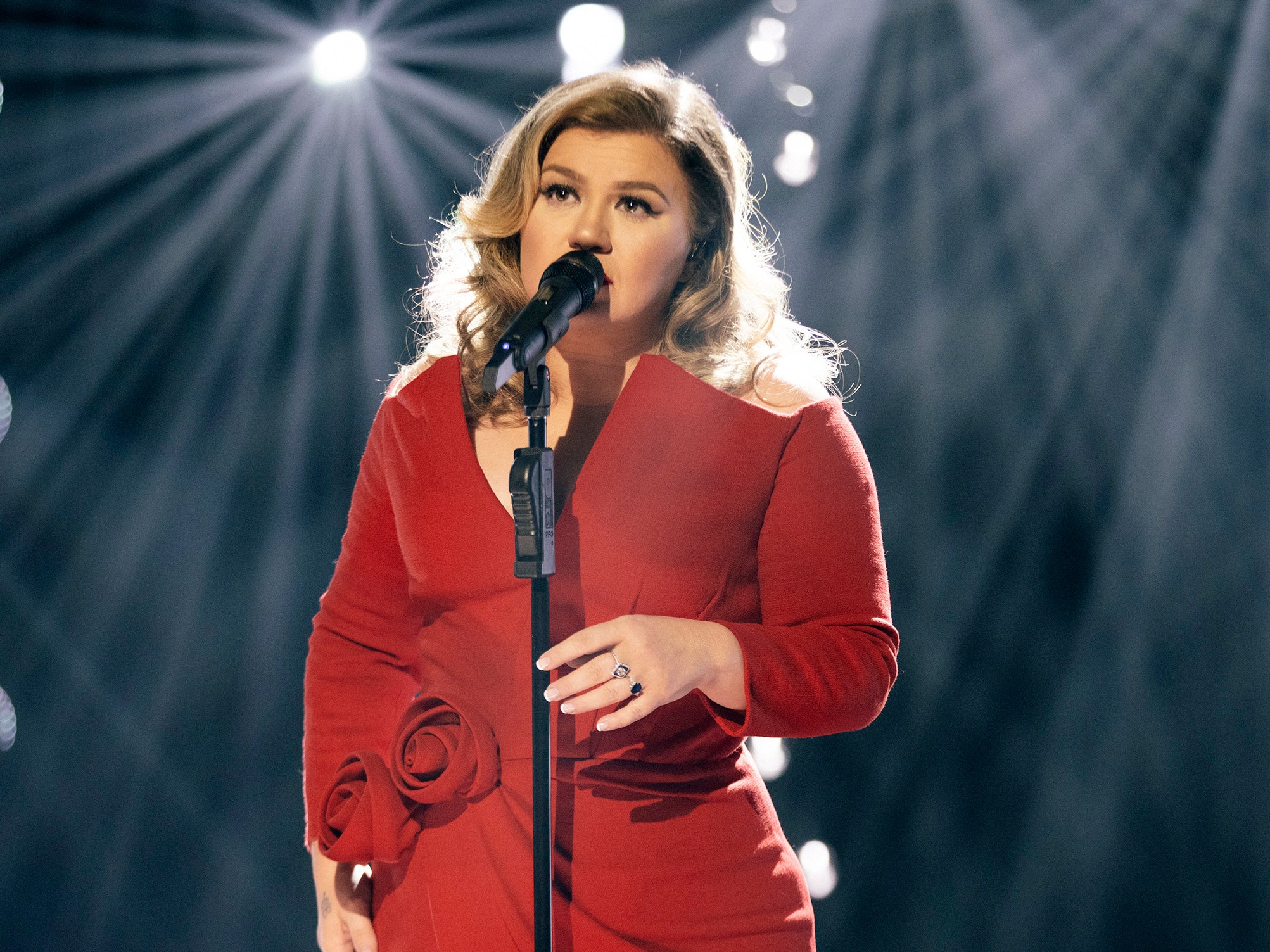 Kelly Clarkson’s fitness story shared by followers online