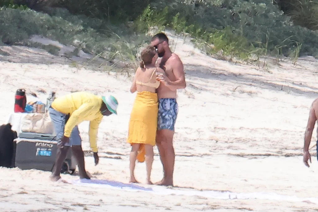 taylor swift travis kelce bahamas