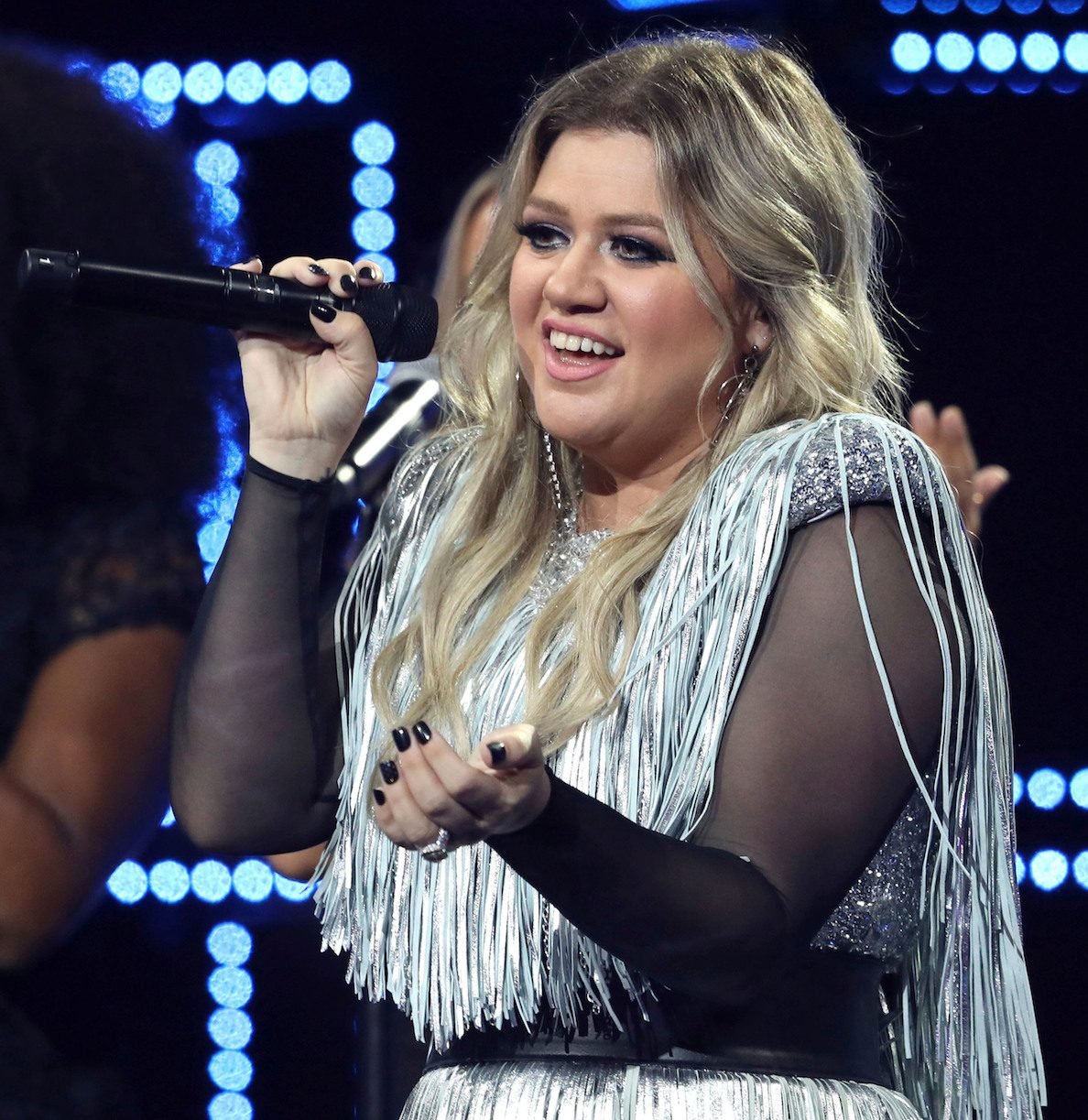 Kelly Clarkson’s methods for dealing with food temptations