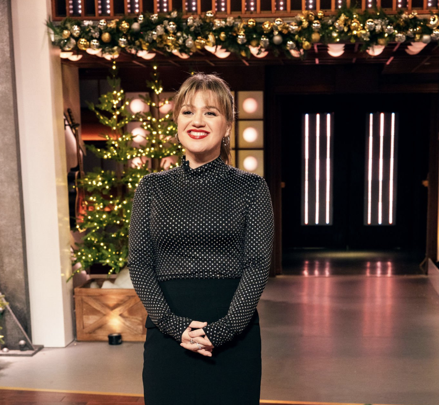 Kelly Clarkson’s fitness journey admired by the public