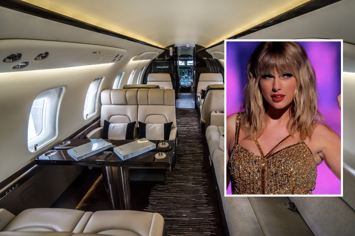 travis kelce taylor swift getting off plane