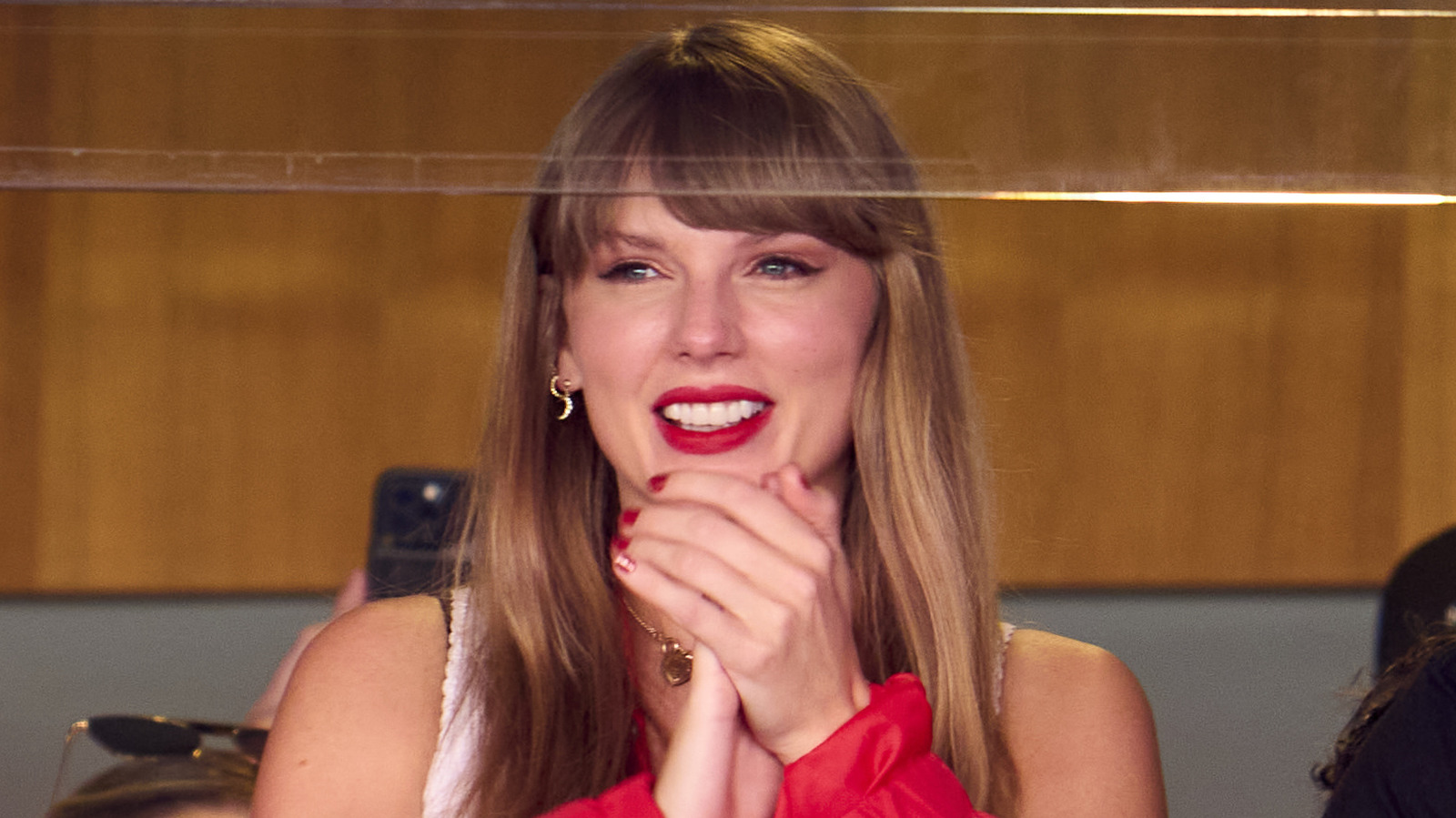 taylor swift worries about travis kelce