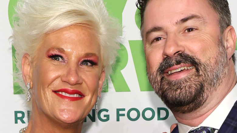 Anne Burrell's Husband Stuart Claxton's Jaw-Dropping 25-Pound Weight Loss  Journey | wellb