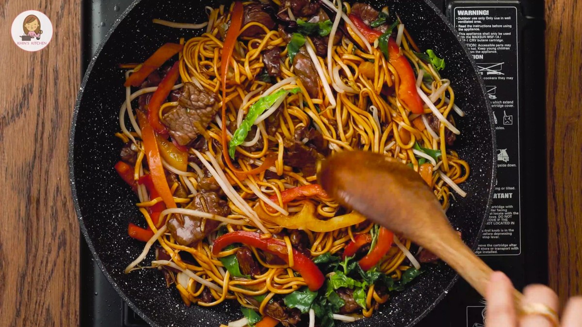 egg-noodle-stir-fry-home-cooking-recipe