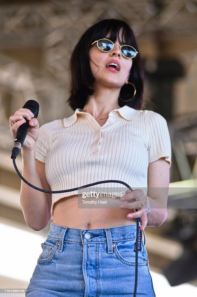 María Zardoya Steps On Stage Looking Different In 2025 Tour Clip