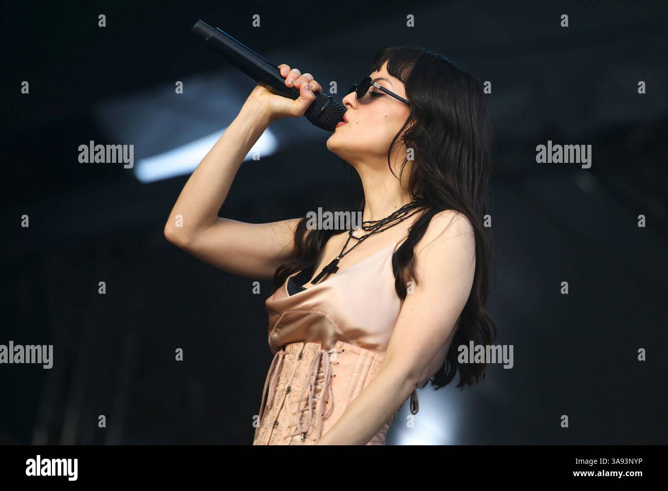 María Zardoya Steps On Stage Looking Different In 2025 Tour Clip