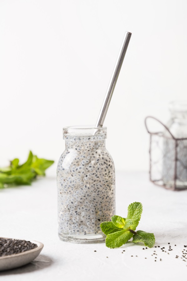 https://img.siterank.app/topic/why-basil-seed-drinks-feel-so-different-in-2026-a-calm-gel-like-way-to-feed-your-gut-bones-and-late-night-cravings-697cc88c42d2c.png